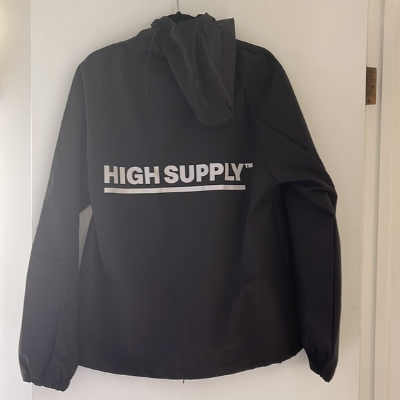 ♻️DONATED DEC. 2023♻️ 
NWOT High Supply street style pullover - Picture 2 of 9